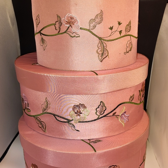 Vintage RARE The Raymond Waits Once Upon A Rose satin covered  hat box set main image 15